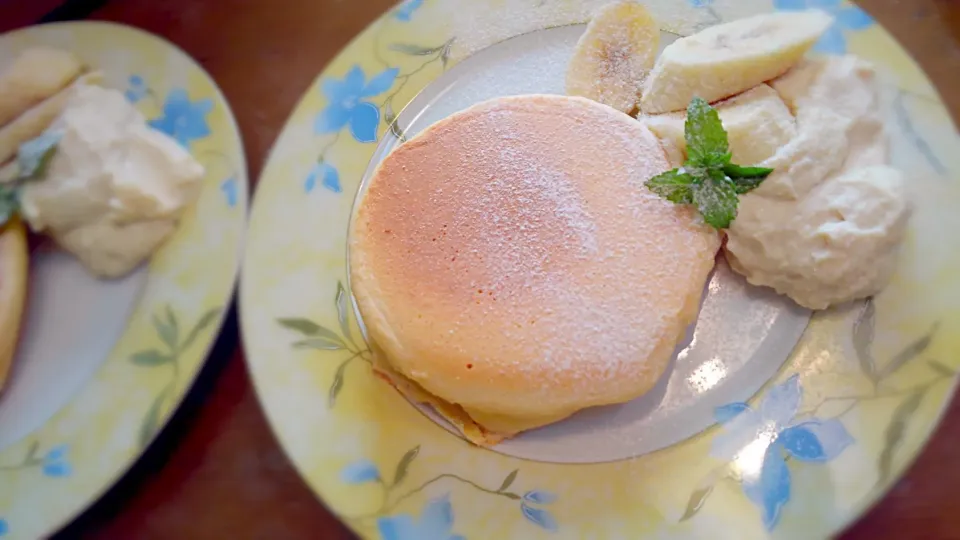 Snapdishの料理写真:おからパンケーキと豆腐クリーム|みぽりんさん