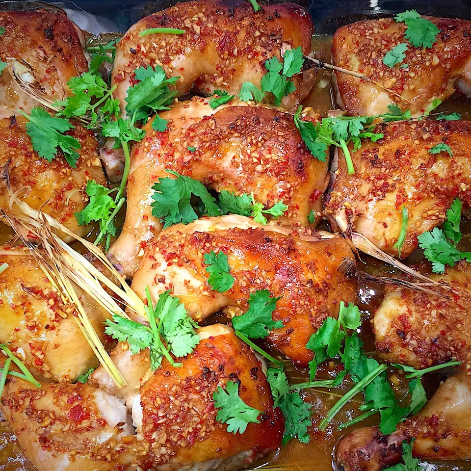 Snapdishの料理写真:Thai style baked chicken marinated in garlic, lemongrass, chilli, lime juice.|12Dragonさん