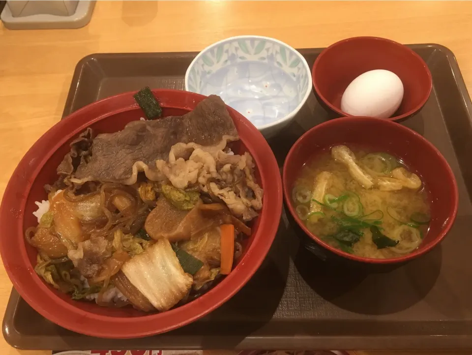 #すき家 #すき焼き丼 #すき焼き丼卵セット|畑田 成治さん