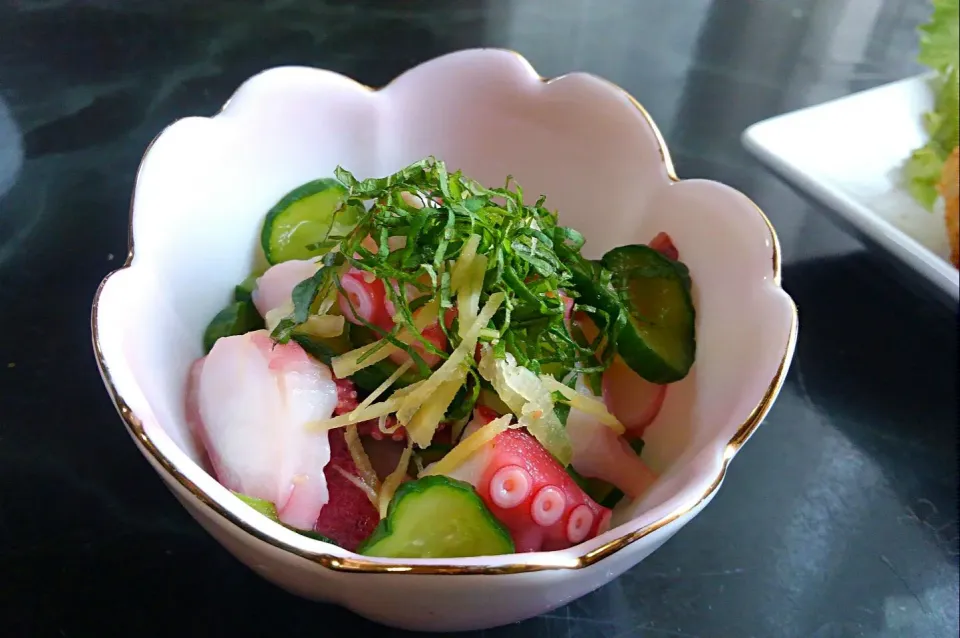 ｢定番:コロッケ｣の横っチョの…｢いつもの🐙タコの酢の物｣|*ママちゃん*さん