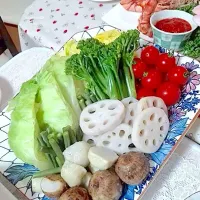 นึ่งผักเจแปน
蒸し野菜。日本の野菜です。|Sunton Suphasornさん