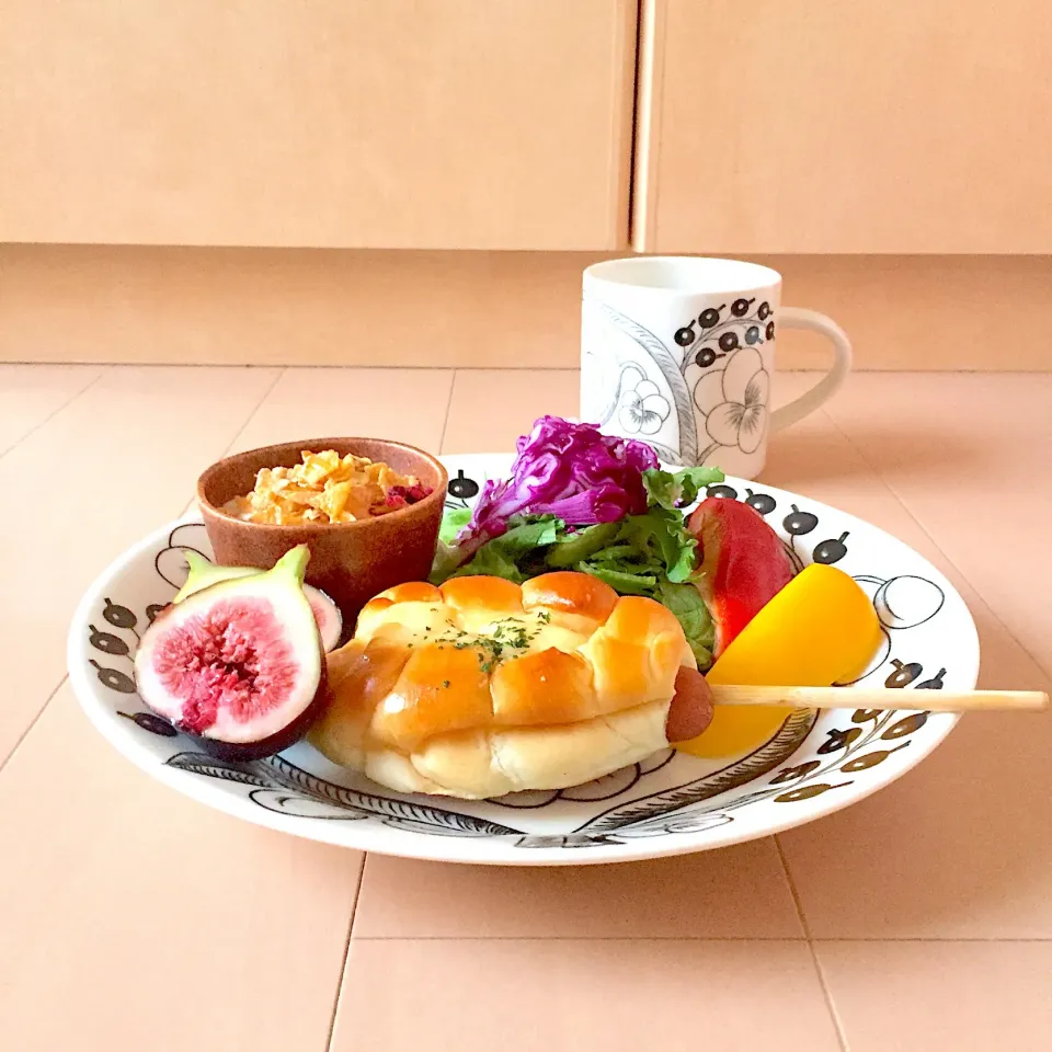 フランクロールの朝ごパンプレート #おうちごはん  #朝ごはん|ゆかりさん