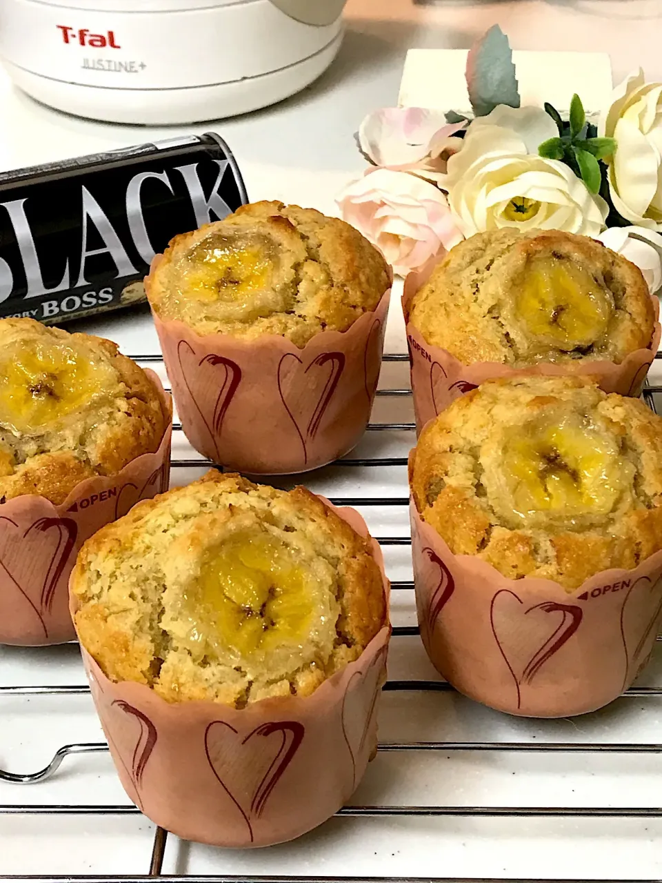 Snapdishの料理写真:Banana Muffins 

Soft, moist and delicious!
Make a healthy breakfast treat 👍
11/17/‘17|💖 ジジ 💖さん