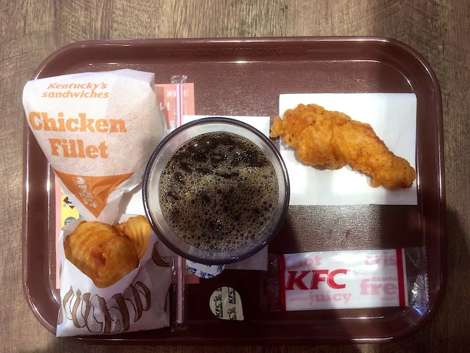 ランチA(チキンフィレサンド•カーリングポテトS•アイスコーヒーM)•クーポン カーネルクリスピー|ばーさんさん