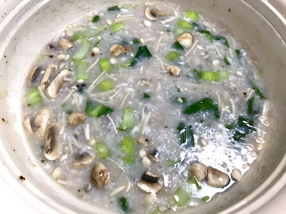 Snapdishの料理写真:Mushrooms porridge|yeni kartikasariさん