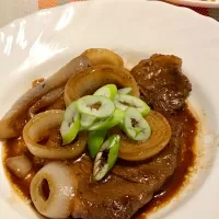 Snapdishの料理写真:ポークステーキ と 玉ねぎ 
フイリピン料理
Pork Steak with Slice Onion