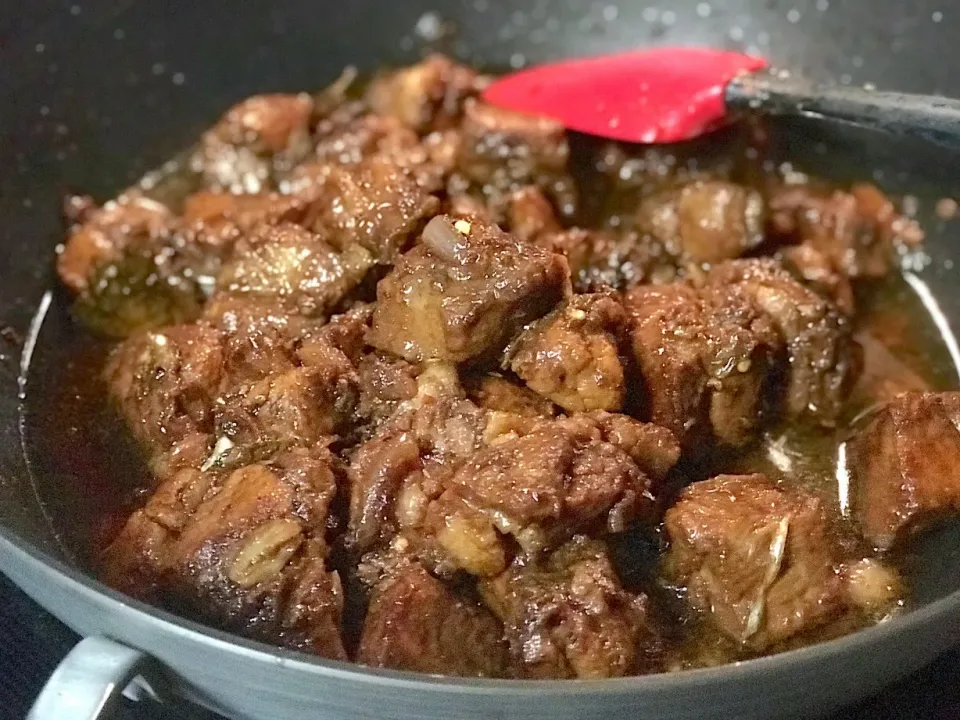 Filipino dish Pork adobo|joyce hernandezさん