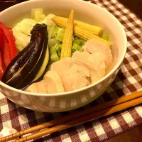 Snapdishの料理写真:糖質0麺レシピ(*´ω`*)

糖質0麺とたくさんの野菜で！
あっさりフォー風！

野菜たくさん過ぎて麺見えねえ…|ゆ吉さん