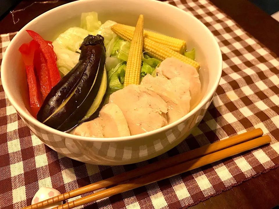 糖質0麺レシピ(*´ω`*)

糖質0麺とたくさんの野菜で！
あっさりフォー風！

野菜たくさん過ぎて麺見えねえ…|ゆ吉さん