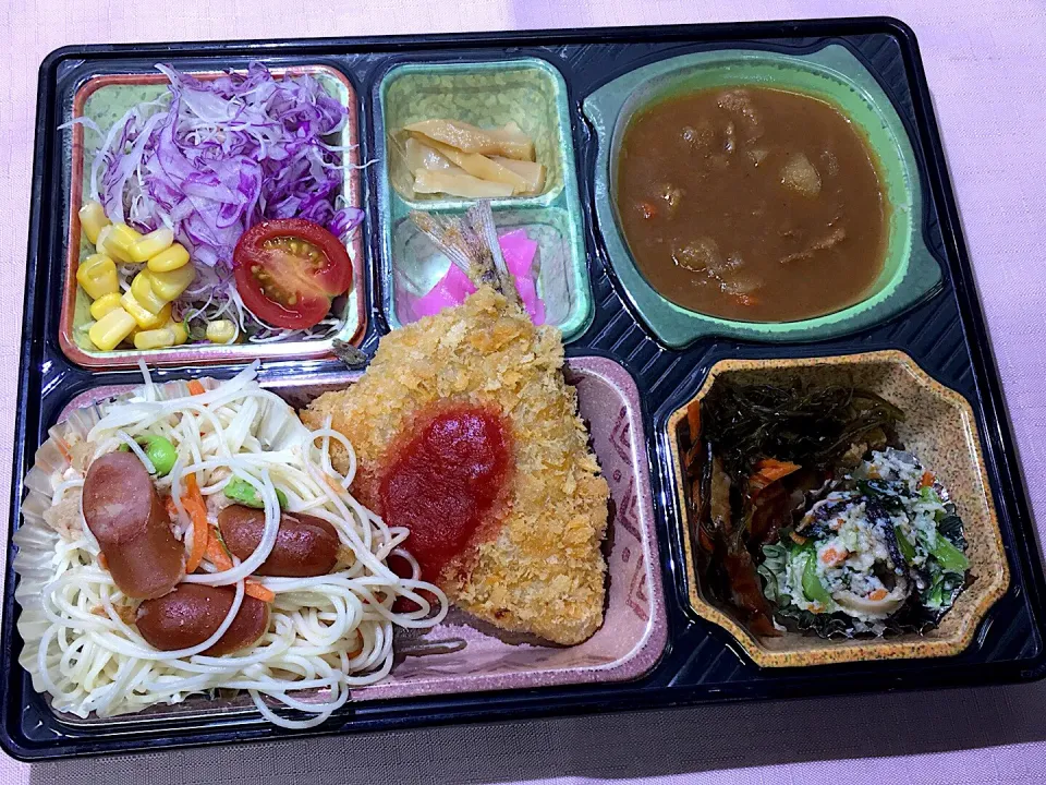 Snapdishの料理写真:お任せメニュー 日替わり弁当 豊川市豊橋市一部エリア宅配|Naokazu Kuritaさん