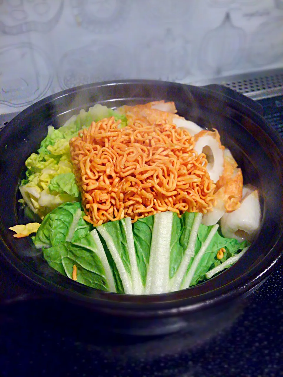 Snapdishの料理写真:鍋に入れちゃえば鍋料理🍲MUJIのチキン鍋|みるくここあさん