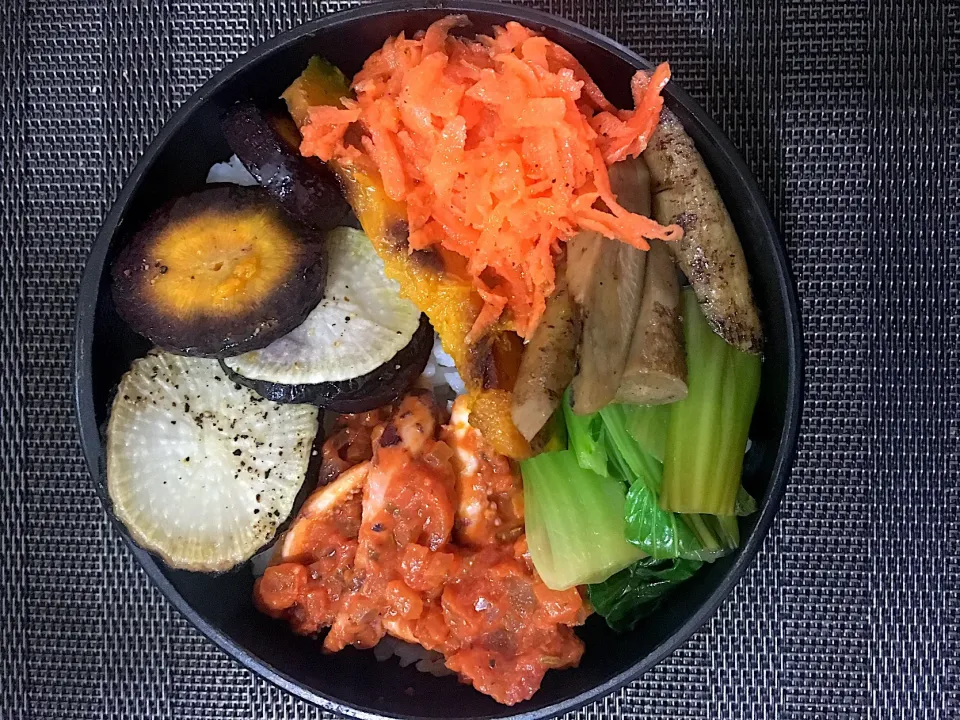 イカトマトソース煮、大根、人参、かぼちゃ、青梗菜、ごぼう #bento  #lunch   #お弁当  #vegetable #|aiさん