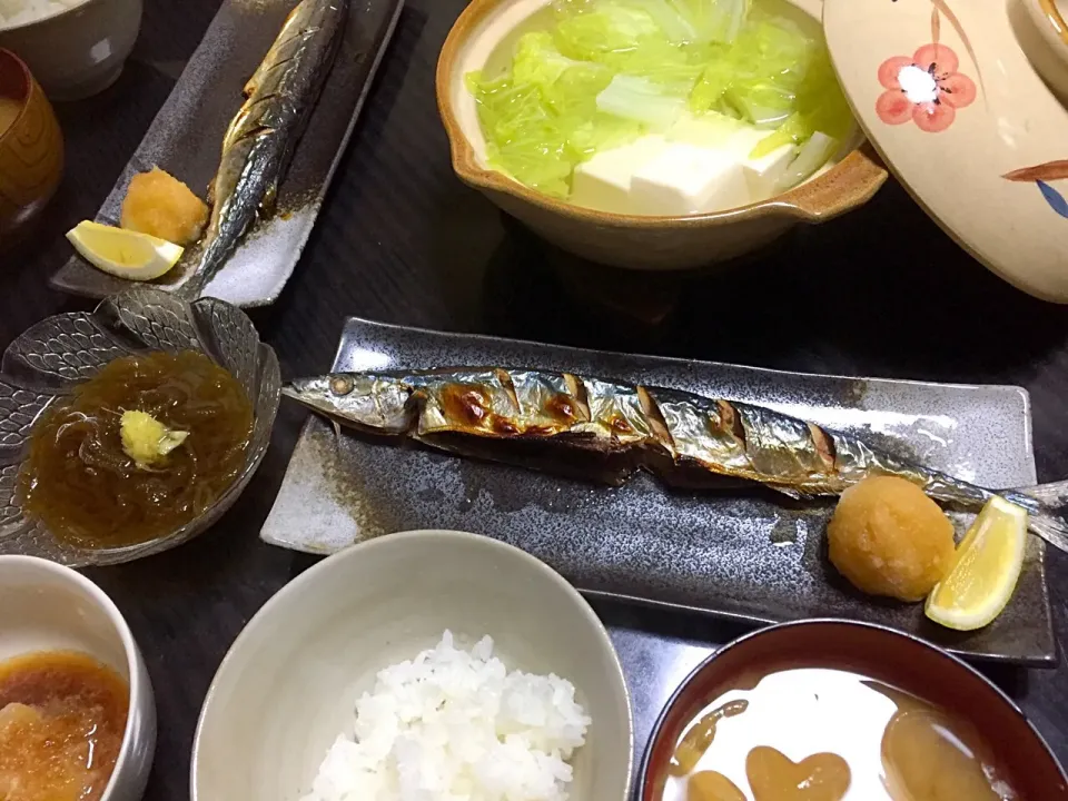 晩ごはん
さんまの塩焼き
湯豆腐
もずく酢
味噌汁|さちっこさん