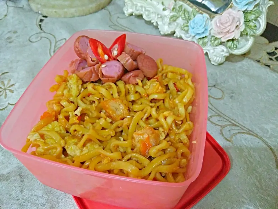 Mie goreng pedas 🍝|Alifia Tiffani Putriさん