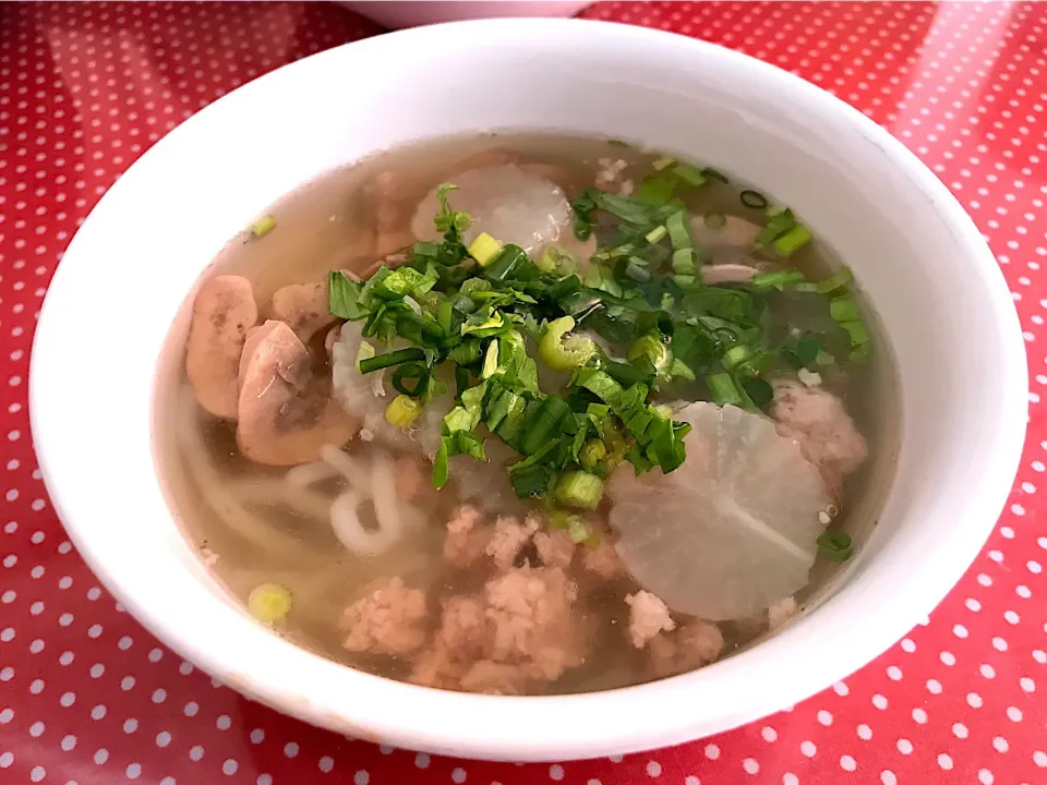 Vietnamese rice noodle soup with pork spare ribs|Panaddaさん