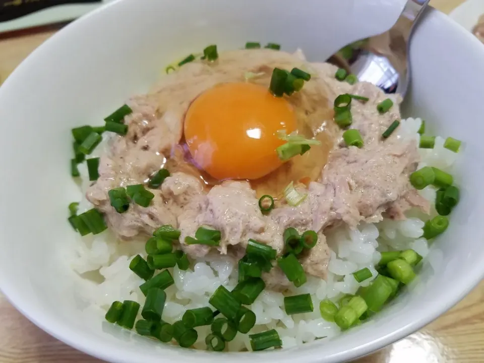 ツナマヨ卵かけご飯|みろりさん