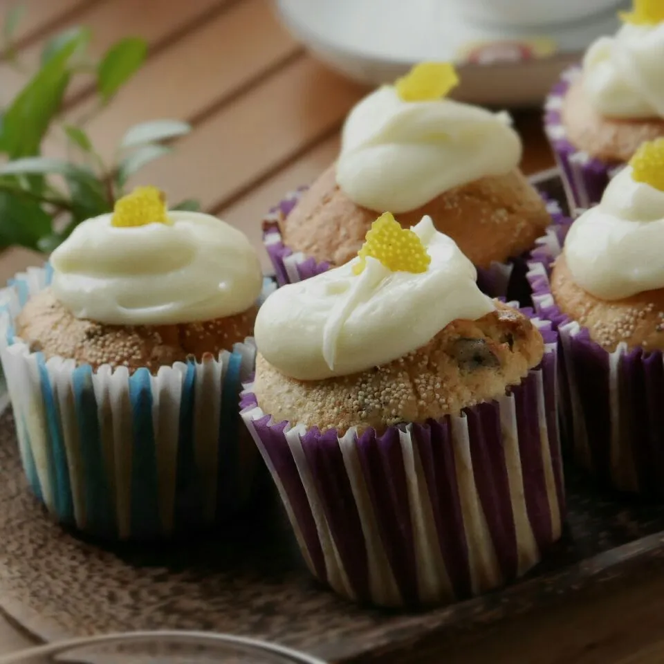 Cacao nibs & yuzu cupcake  カカオニブと柚子のカップケーキ|まちまちこさん