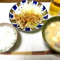 Snapdishの料理写真:豚の生姜焼き 鮭の粕汁 #鮭 #粕汁 #生姜焼き #新米 #つや姫|咲さん