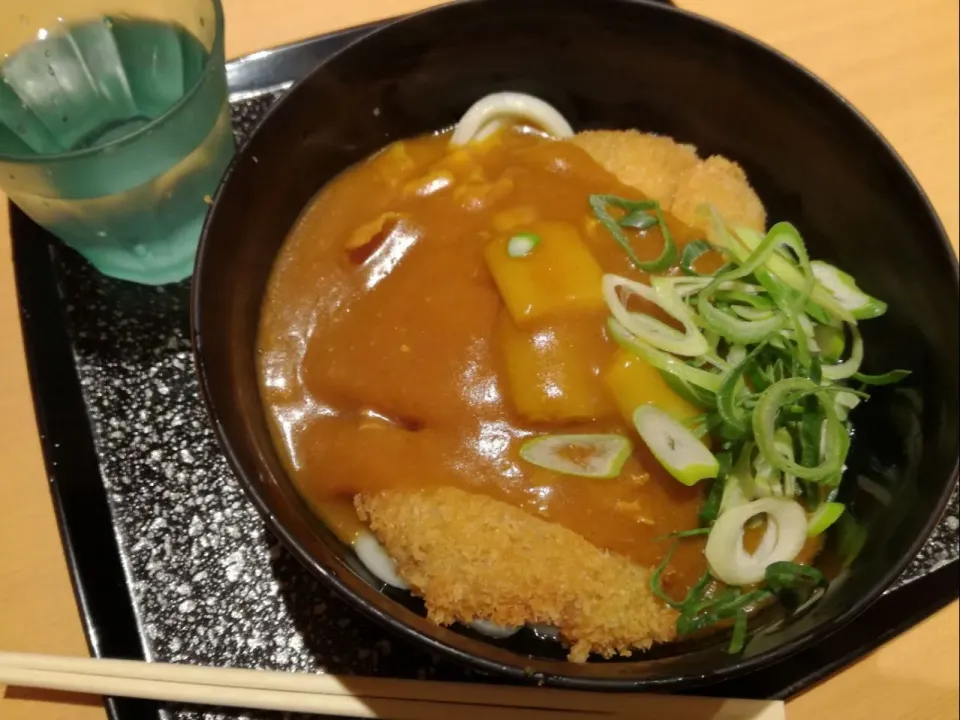 Snapdishの料理写真:カツカレーうどん🍜
 #浪花そば|Kojiさん