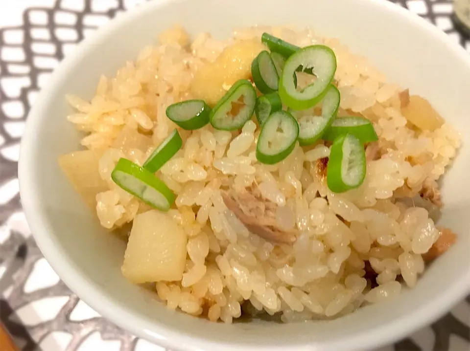 のりさん８３さんの料理 ツナと大根と油揚げの炊き込みご飯⭐️|ゆきさん