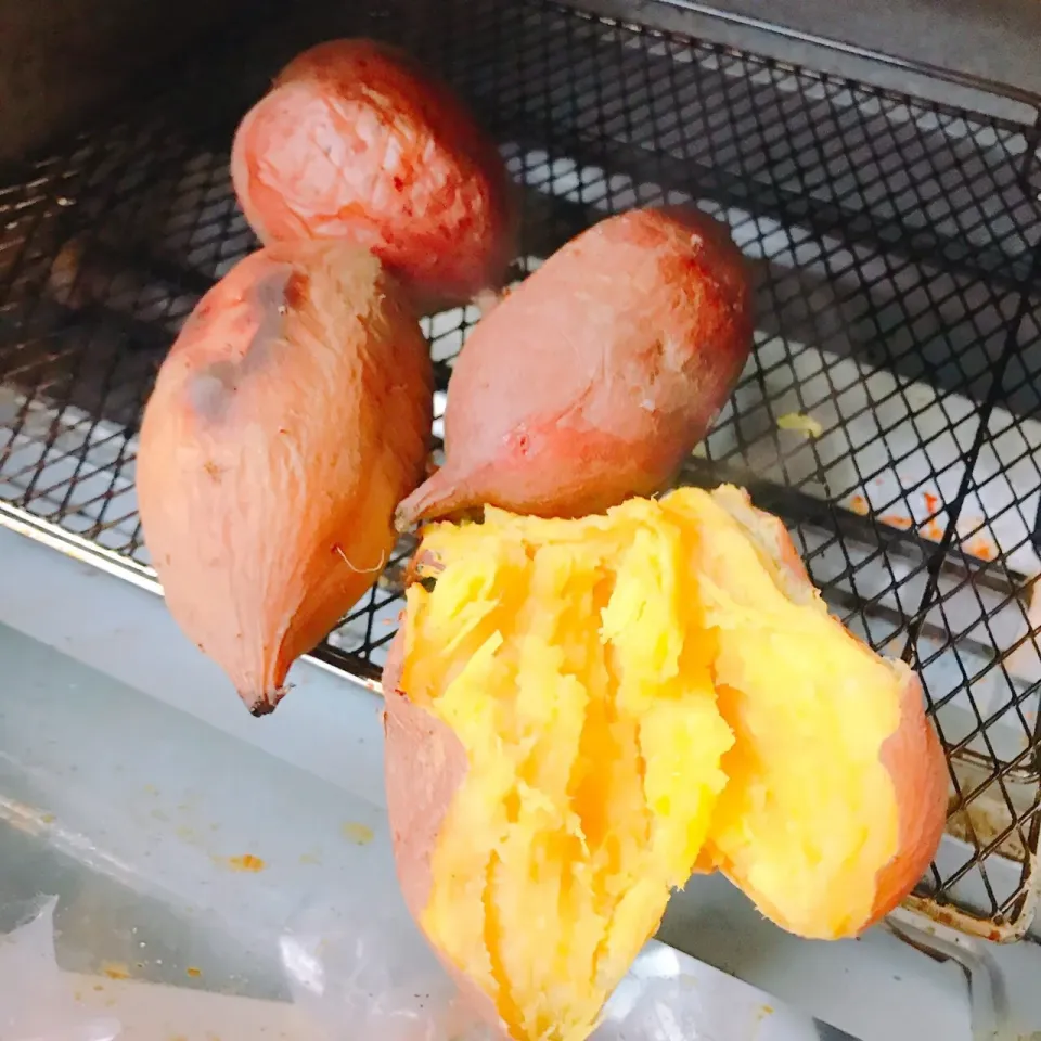 安納芋🍠焼き立て〜ホカホカ|ＳＵＺＵＫＩさん