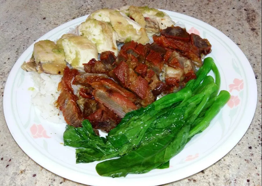 叉鸡饭 - steamed chicken and roast pork over rice|steven z.y.さん