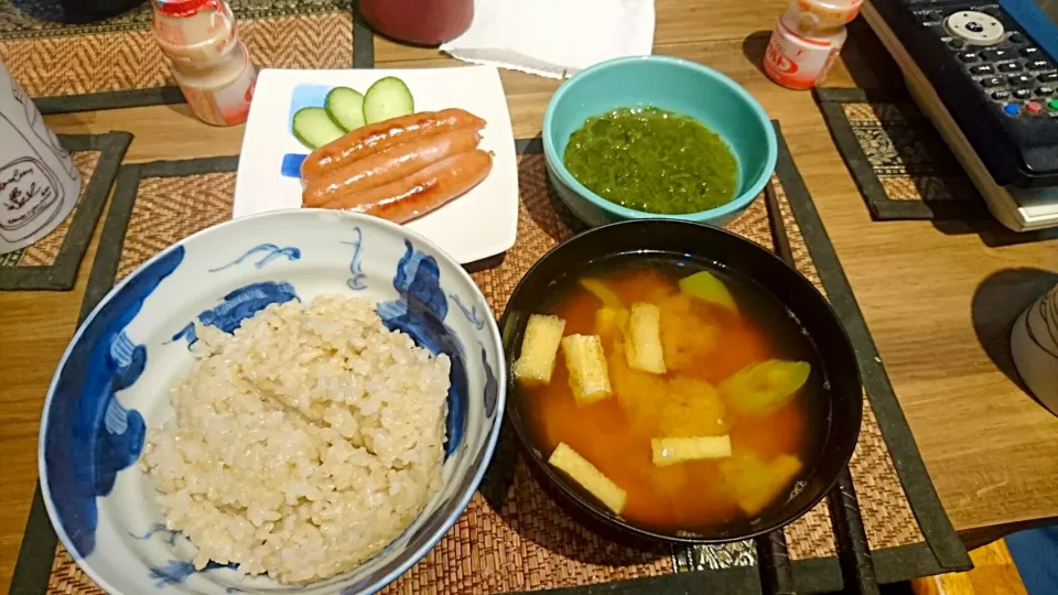 ウィンナーソーセージ&めかぶ&カボチャの味噌汁|まぐろさん