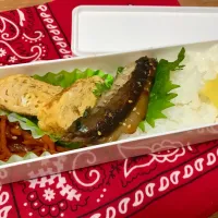 ＃人参キンピラ #鯖みりん焼き #卵焼き 和食弁当したかったけど、寝坊 スカスカ弁当なった笑詰めるのも適当になっちゃったし笑the和食弁当はまだまだです。日本人として和食弁当極めます。👴🏼|ｼﾓｼﾞｮｳﾘｮｳさん