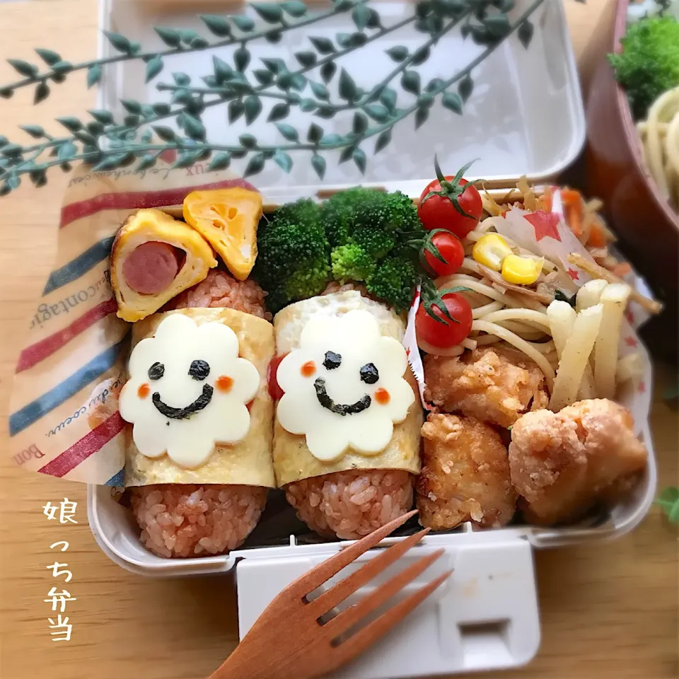 #娘弁当#辛そうで辛くない少し辛いラー油 漬け#唐揚げ と#スティックオムライス #smile弁当|さえちゃんさん