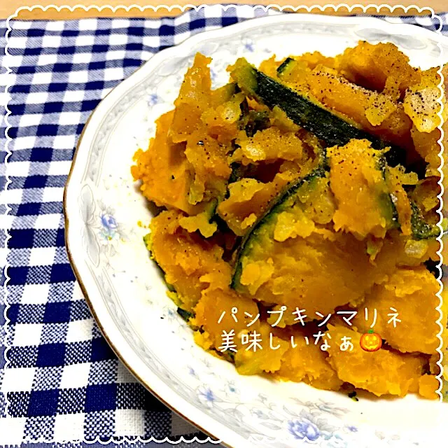 Snapdishの料理写真:Tomoko Itoさんの料理 うちの簡単パンプキンマリネ💛💚 #にんにくプンプン|えいぽんさん