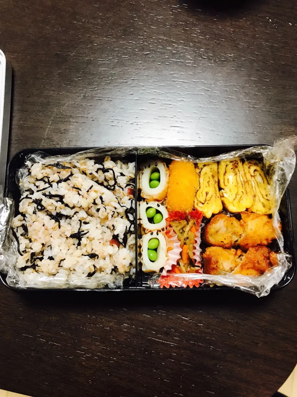 Snapdishの料理写真:#旦那弁当  
#主婦１年生 
#ちくわひよこ 
 #たまごやき  #うまく巻けた|なおなおっちょさん