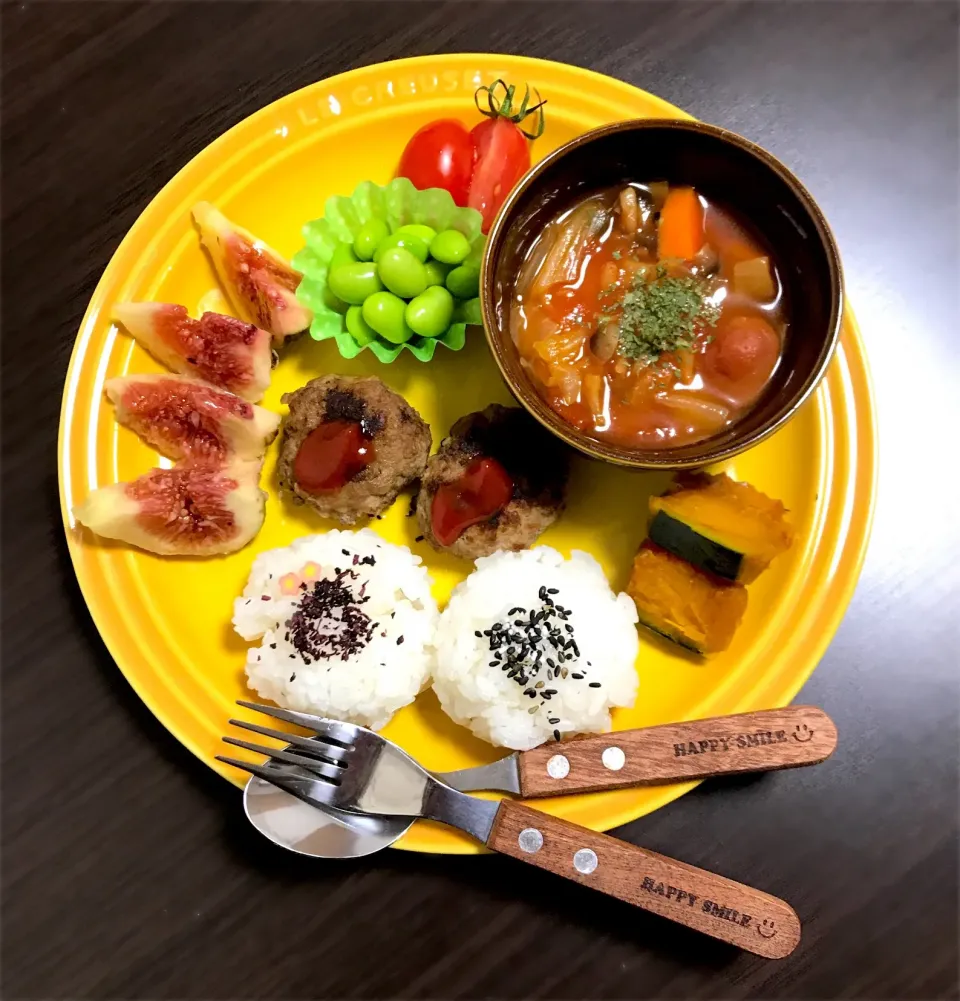 Snapdishの料理写真:11/20❁息子 夜ご飯⭐︎
ミネストローネ
プチトマト🍅
かぼちゃの煮物🎃
枝豆
ハンバーグ
ごはん(ごま塩・ゆかり)
無花果|つんさん