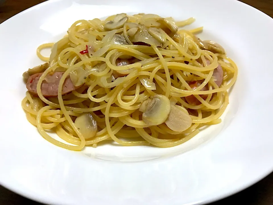 Snapdishの料理写真:アヒージョからのパスタ！|とみー@仙台さん