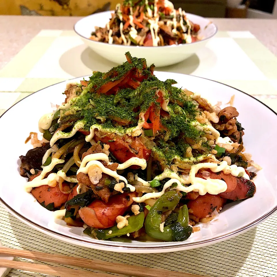 冷凍ほうれん草とソーセージ焼きそば|Mayumiさん