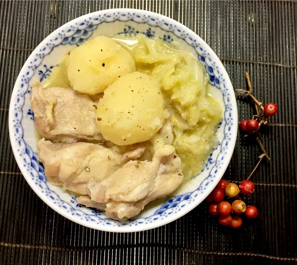 咲きちゃんさんの料理 鶏肉とキャベツの旨塩バター煮|カタツムリさん