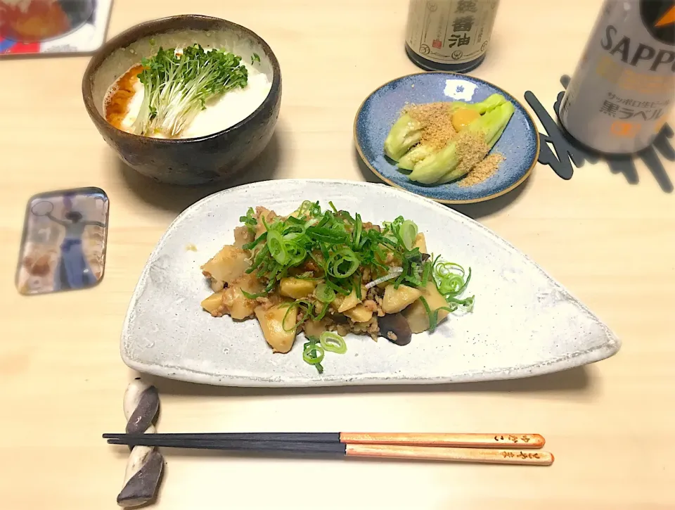 里芋としいたけの煮込み、山芋千切り、蒸し茄子🍆|Yukako  Toyamaさん