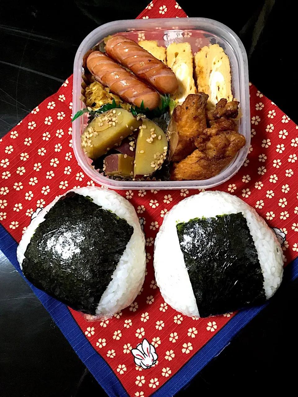 おにぎり弁当


メインになるオカズが
思いつかなかった😅






練馬久留米|にゃおさん