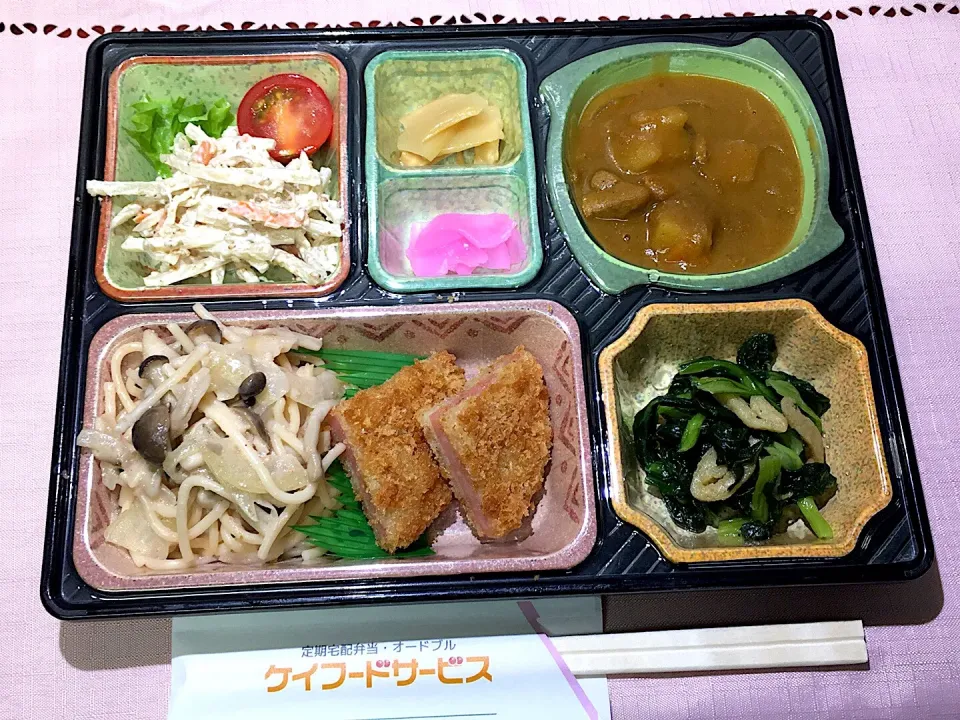 野菜たっぷりチキンカレー 日替わり弁当 豊川市豊橋市一部エリア宅配|Naokazu Kuritaさん