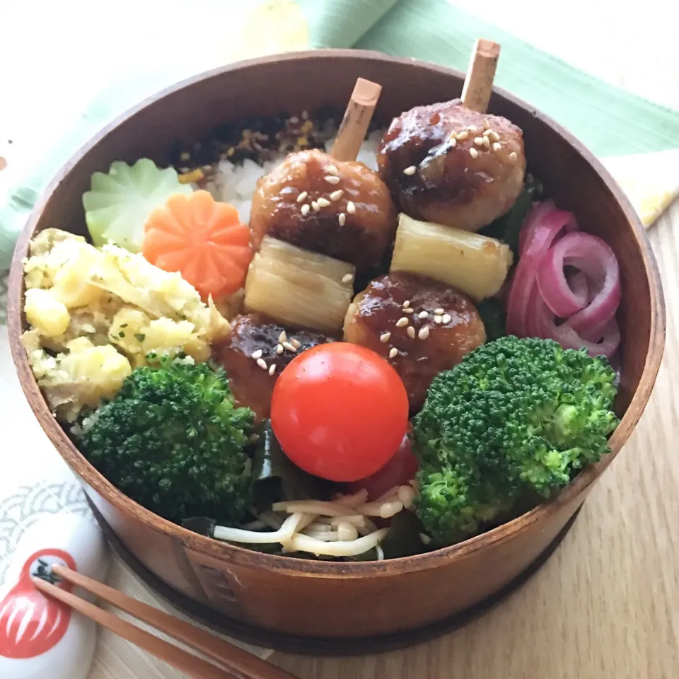 🌿鳥つくねのねぎま🌿インカのめざめのポテトサラダ🌿わかめとえのきの青じそドレッシング和え🌿アーリーレッドのピクルス|♡Shïmákö♡さん