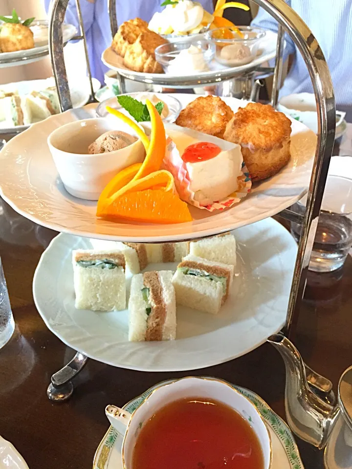 6月の友達とアフタヌーンティー♪|なちこさん