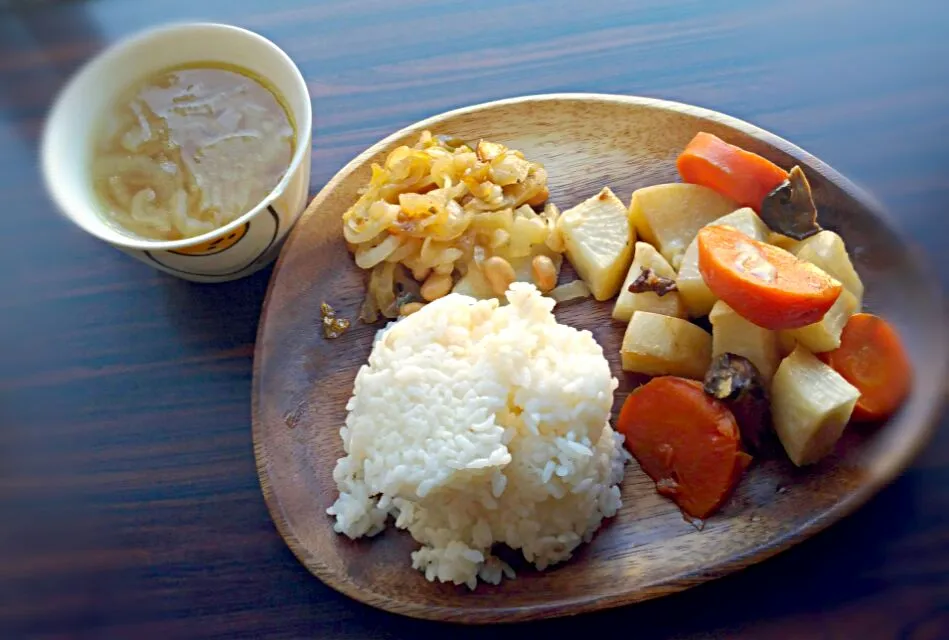 ワンプレート
昨日の残り
野菜蒸し
玉葱炒め
オニオンスープ|時雨さん