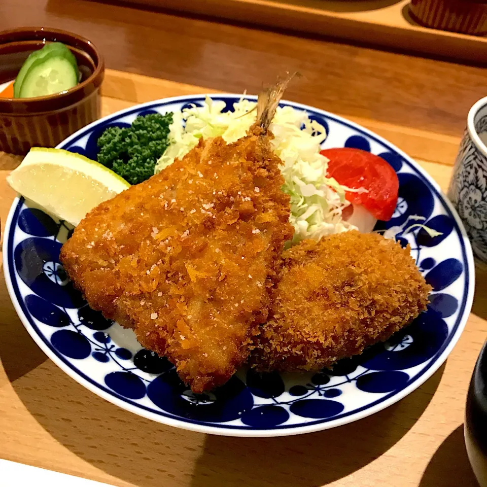 松浦港のアジフライと肉じゃがコロッケ定食@橋の湯食堂|ゼニコさん