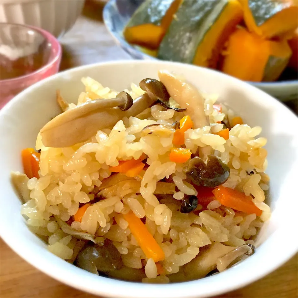 三種のきのこの炊き込みご飯🍄|ゆかりさん