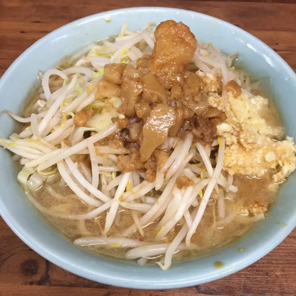 Snapdishの料理写真:ラーメン二郎 池袋東口店
 
ぶた入りラーメン頂きました🐷

コールは、ニンニク、アブラマシマシ

美味しかった😋

 #ラーメン二郎 #ラーメン二郎池袋東口店 #ラーメン|NOMU'S キッチン🍳さん