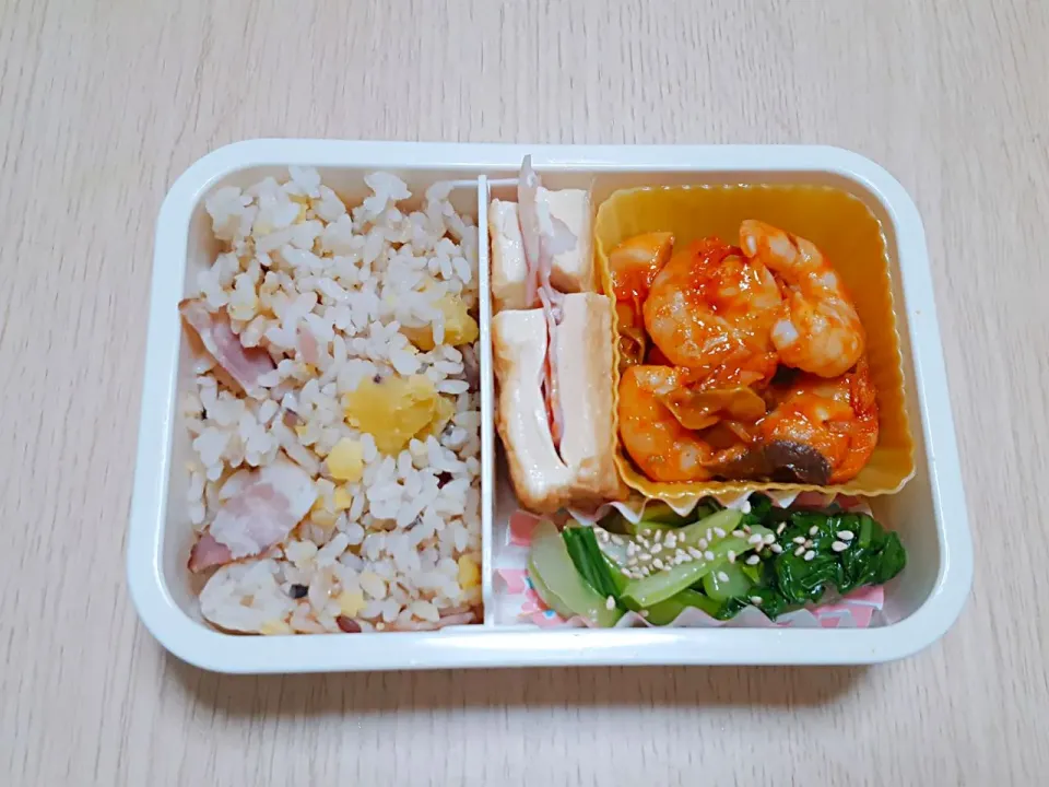 つくりおきお弁当
🍎ケチャップえびチリ
🍎チンゲン菜のナムル
🍎厚揚げのハムサンド
🍎さつまいもとハムのピラフ|ぽよさん