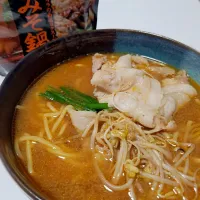 みそ鍋→〆は定番の味噌ラーメンに|志歩さん