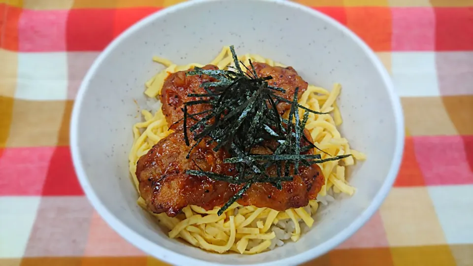 旨辛チキン丼|よっしー(=^ェ^=)さん