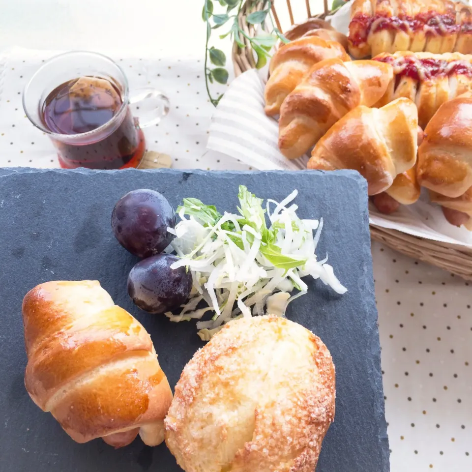 Snapdishの料理写真:ウインナーパン🥐|hari-co ＊ はりこさん