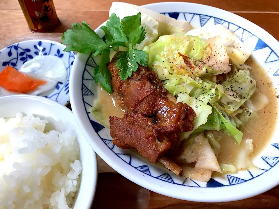 生姜焼き豚汁定食セットにBBQスペアリブ追加|マハロ菊池さん