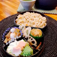 Snapdishの料理写真:松山あげと舞茸の炊き込みご飯|Ayako Sakakibaraさん